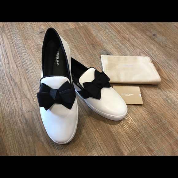 Michael Kors Val Sneakers - Picture 1 of 4